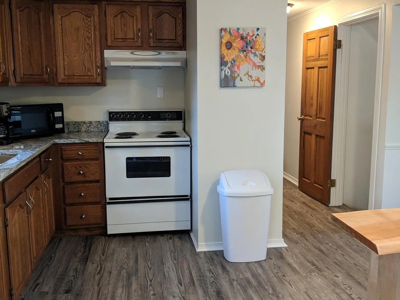 3 bed, 1450 sqft, $1,975 — Photo 2