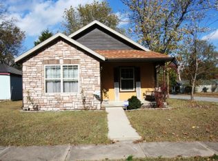 1203 Nelson St, Webb City, MO 64870