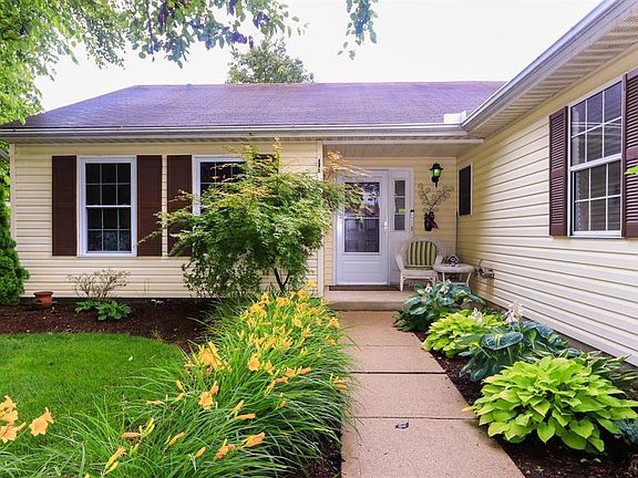 3rd image of 930 Joy Dr
