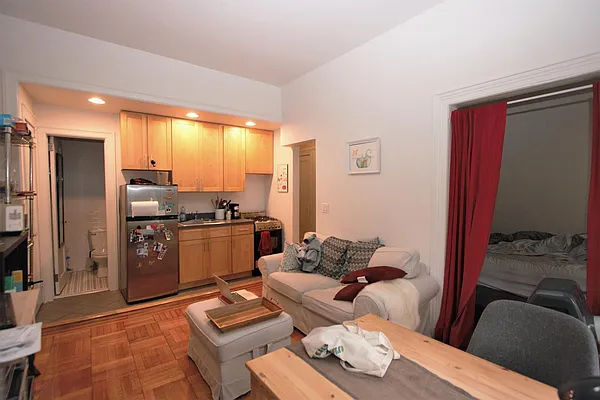 Rented by R New York | media 2