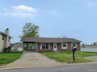 78 Country Hill Rd, Saint Peters, MO 63376