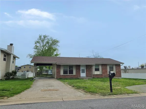 78 Country Hill Rd, Saint Peters, MO 63376