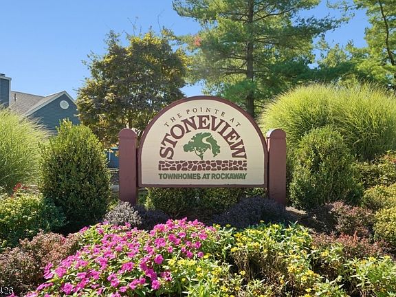 4th image of 68 Laurelwood Ct #68