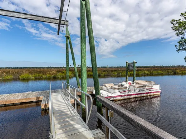 139 La Mare Ln, Waverly, GA 31565