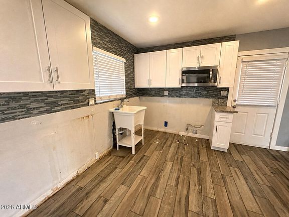 4th image of 1152 E DANA Avenue
