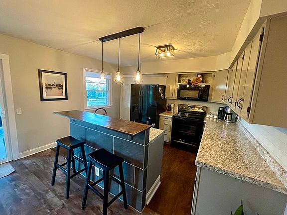 5th image of 801 William Ave