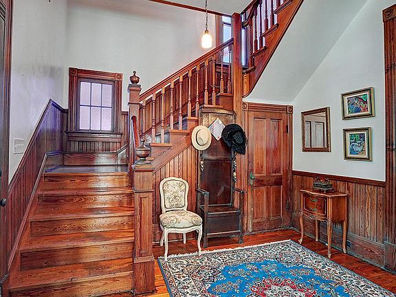 4th image of 1721 Church St