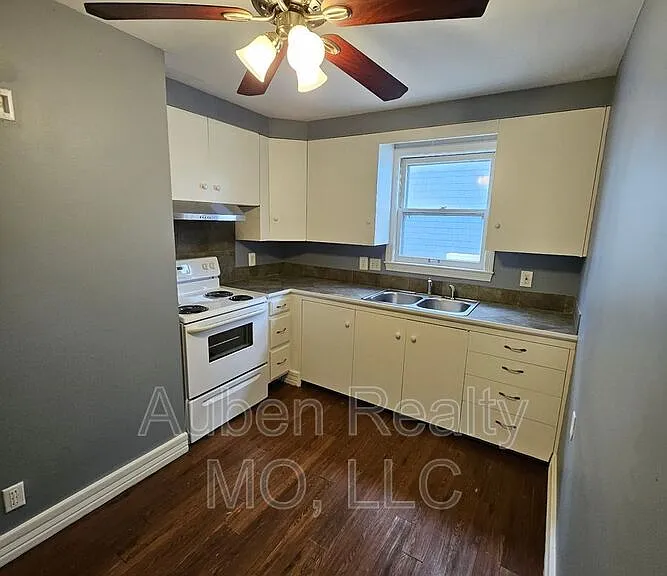 3823 Bell St #A — Photo 8