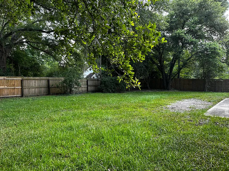 1005 Nichols St — Photo 28