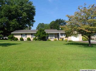 1717 Summerlane SE, Decatur, AL 35601