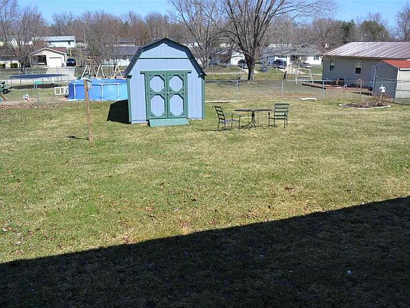4th image of 322 W Custer Sq