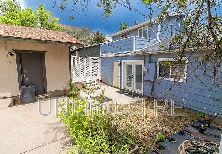 3565 N Manor Rd — Photo 24