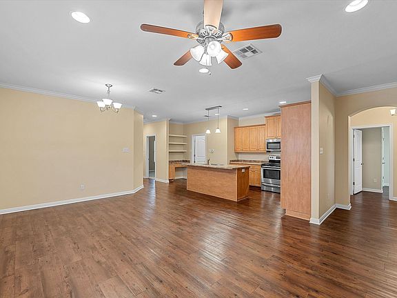 3rd image of 3743 Vista Cove Dr