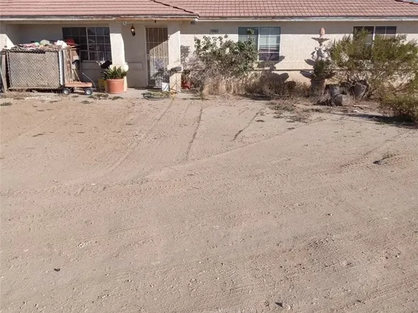 12025 Pacific Rd, Phelan, CA 92371