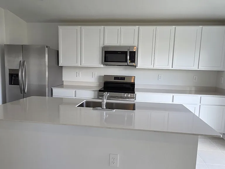 295 Artemis St — Photo 5