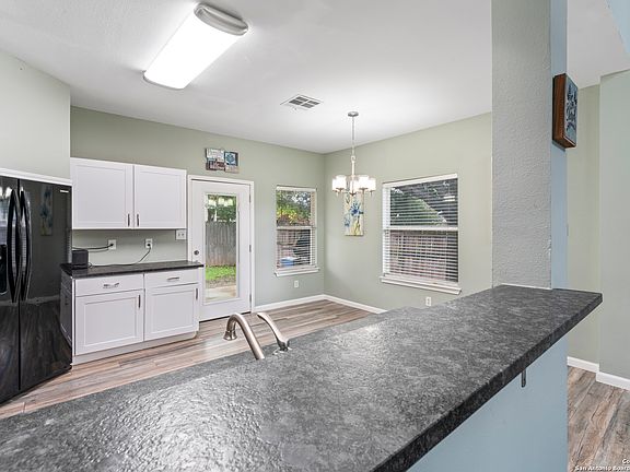 5th image of 4406 Canary Bend