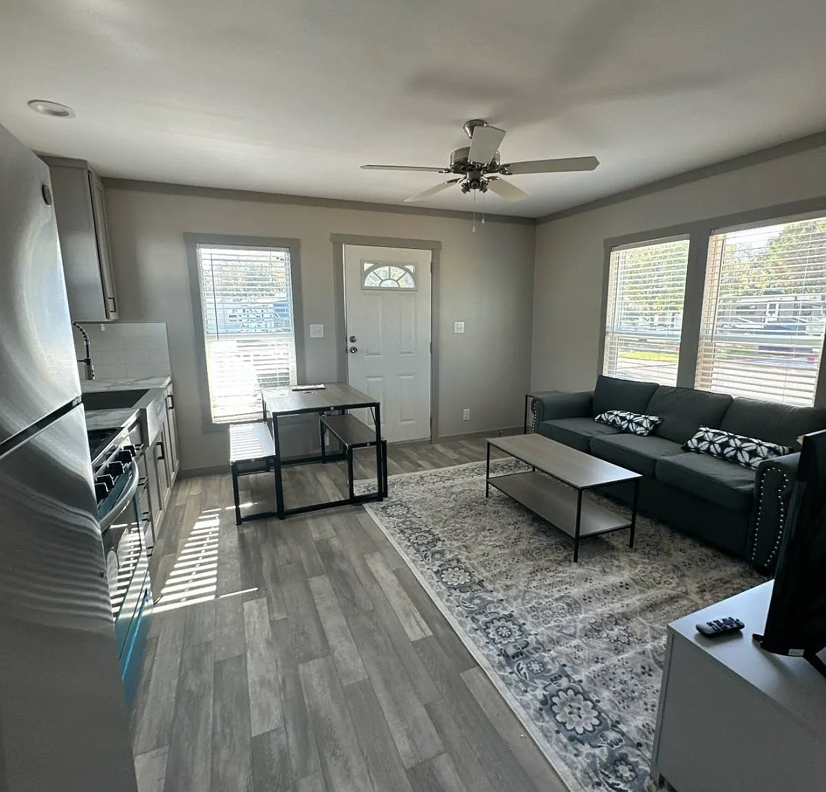 1 bed, 1.0 bath, 400 sqft, $1,500 — Photo 2