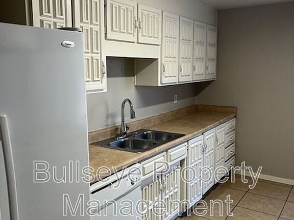 3rd image of 7956 W Mariposa Dr