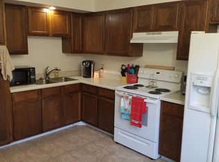 225 N College St #D, Cedar Falls, IA 50613