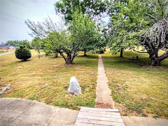 4th image of 3643 Ellisboro Rd