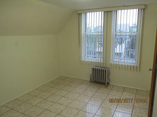 Rented by Windsor Homes Realty Corp | media 19