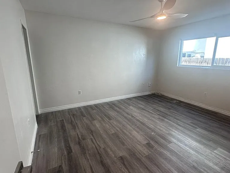 4160 Illinois St — Photo 16