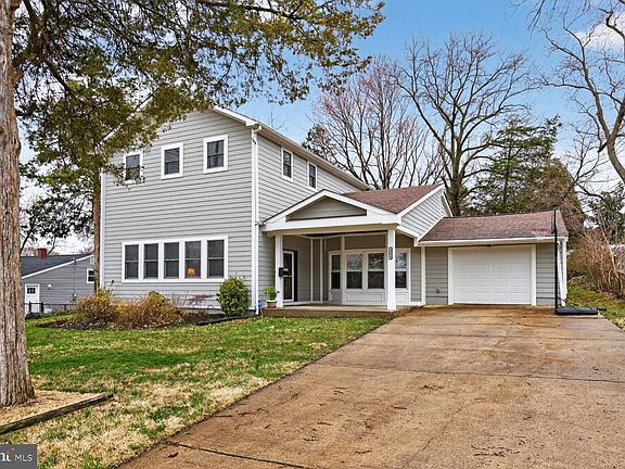 2nd image of 4406 Roundhill Rd