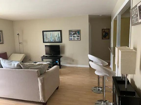 5th image of 1901 18th Ave S APT 205