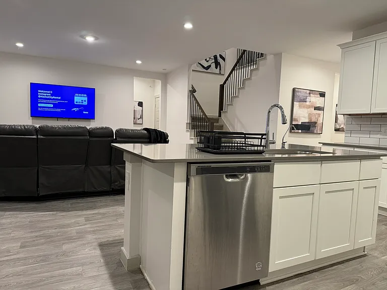 1815 Rolling Hill Ln — Photo 36