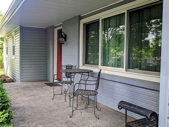 2nd image of 607 S Doyle St