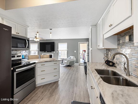 4th image of 11203 Sandwood Pl