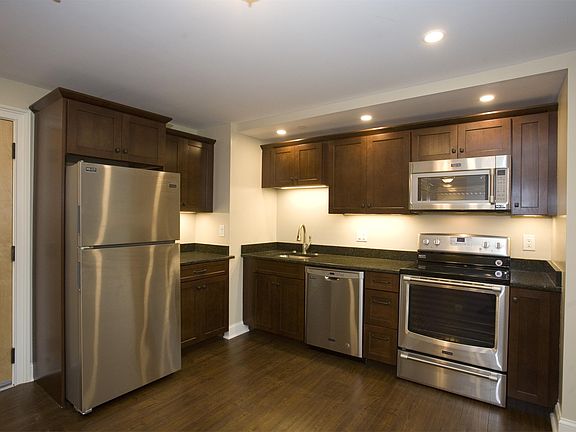 15 School Street apartment 104 Kitchen