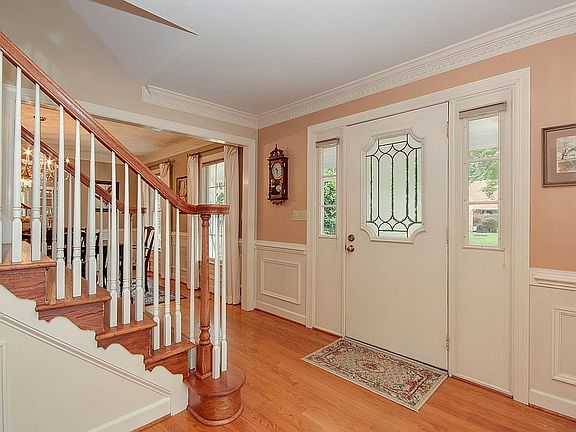 5th image of 709 Shadowfield Ct