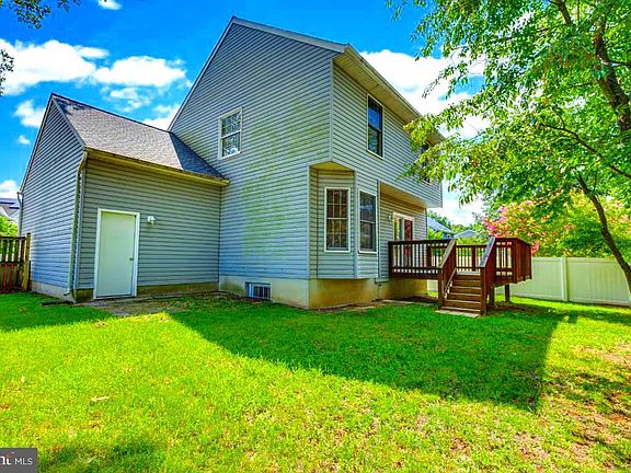 3rd image of 8010 Hastings Hunt Ct