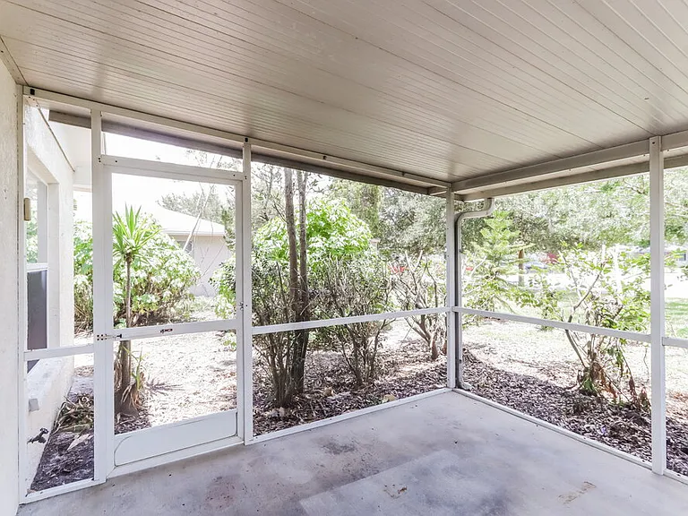 1846 Twisting Ln — Photo 8