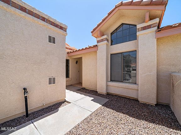 2nd image of 63 E Horizon Cir