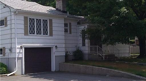 1st image of 9 Sonny Dr