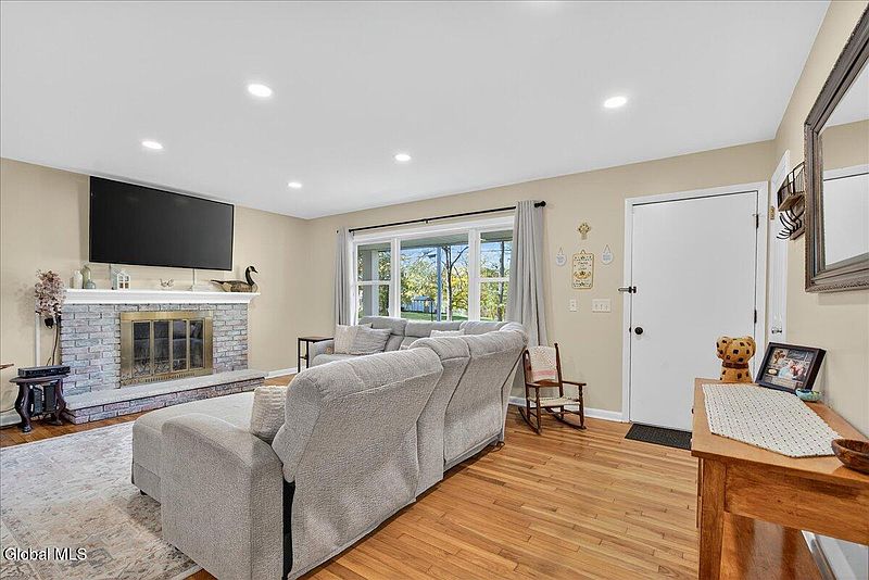 3rd image of 200 Scotch Bush Road