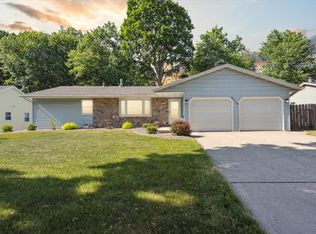 2110 Ironwood Dr, Green Bay, WI 54304