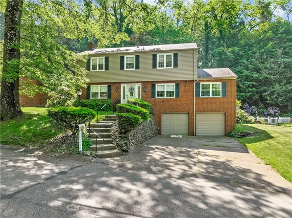 2059 Hampstead Dr, Pittsburgh, PA 15235