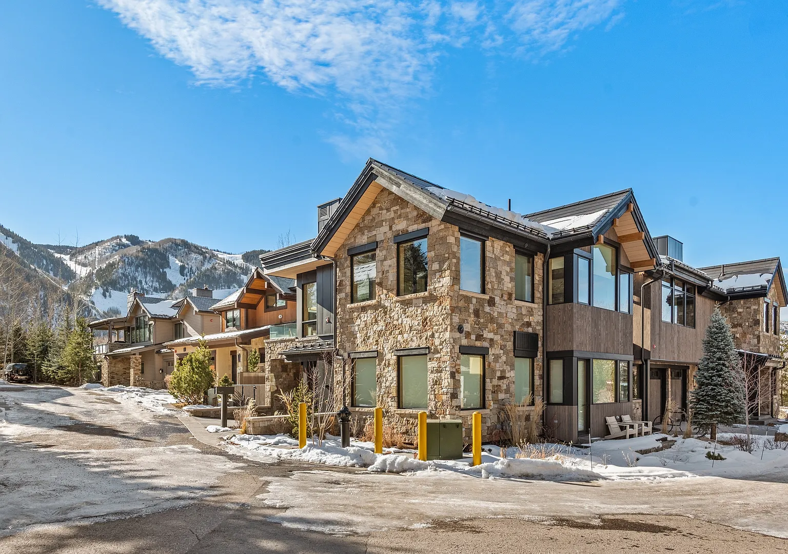 4 bed, 7.0 bath, 5000 sqft, $125,000 — Photo 4