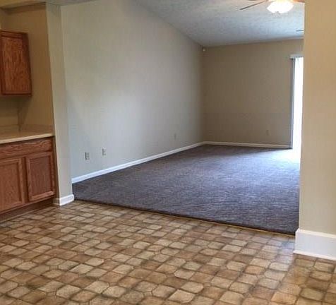 3rd image of 7613 Pipestone Dr