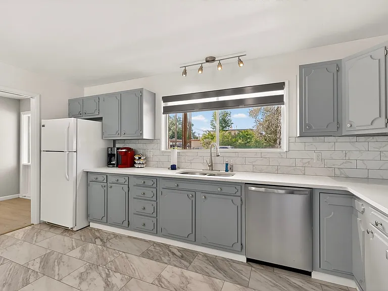 4707 Marquette Ave NE — Photo 9