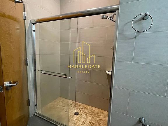 5th image of 50 Oak St #1044