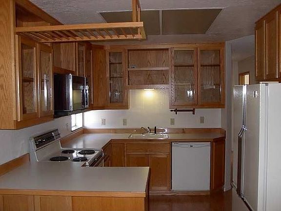 4th image of 872 Boetzkes Ave