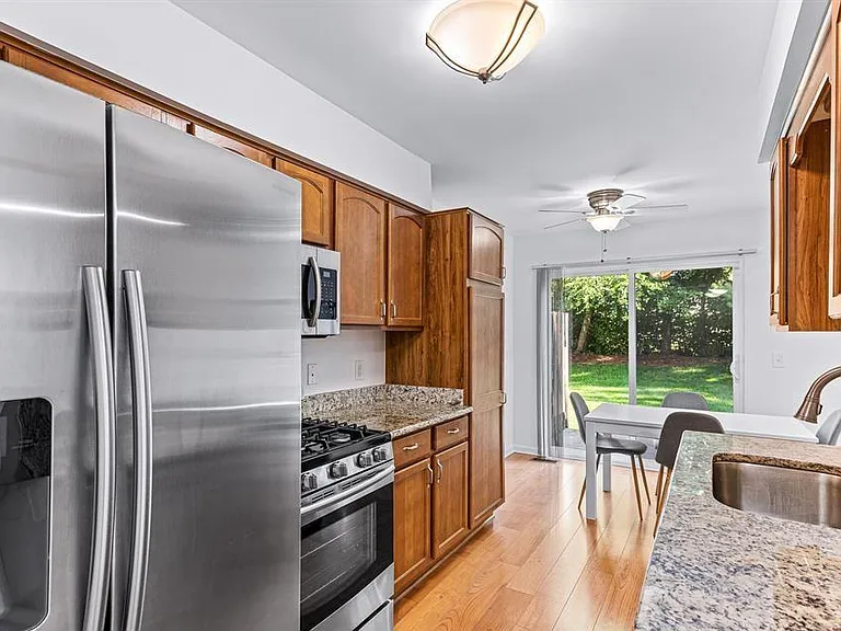 47086 Auburn Ct — Photo 8