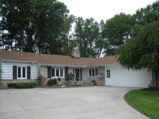 1st image of 3156 Fox Hollow Dr