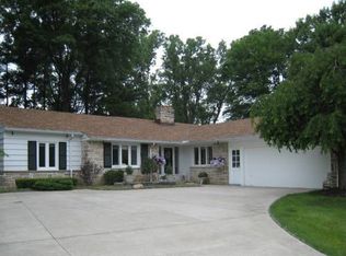 3156 Fox Hollow Dr, Pepper Pike, OH 44124