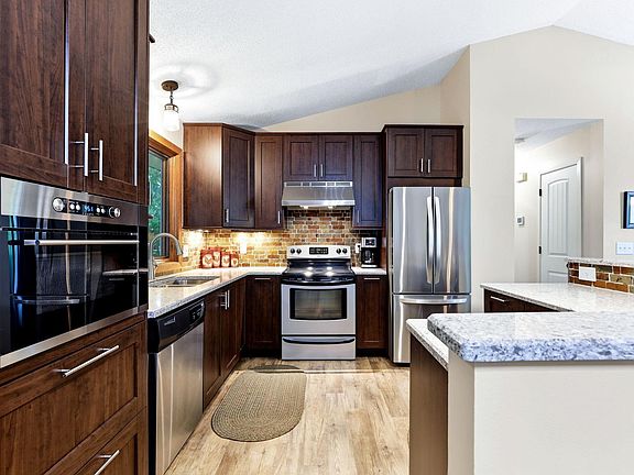 4th image of 3635 Blue Jay Ct
