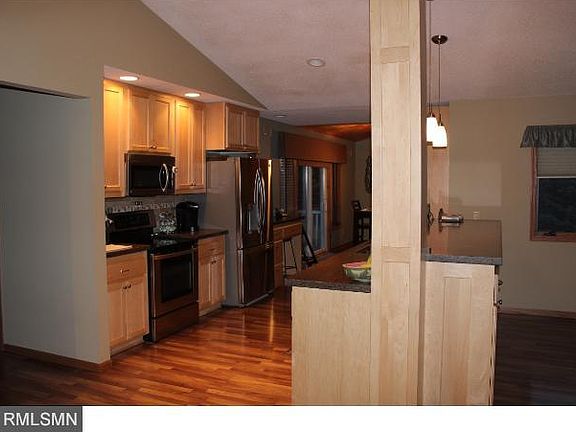 3rd image of 330 Sherwood Ct